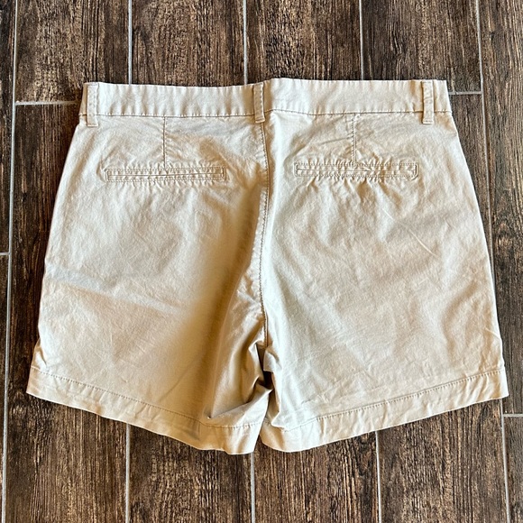 EUC Old Navy Size 14 Everyday Khaki Short - Picture 2 of 7